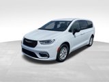 New 2026 Chrysler Pacifica Select image 4