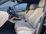 Certified 2024 Porsche Macan image 5