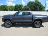Used 2022 Toyota Tacoma TRD Sport image 2