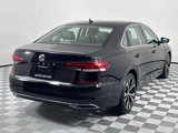 Used 2021 Volkswagen Passat 2.0T SE image 5