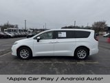 Used 2023 Chrysler Pacifica Touring-L image 5