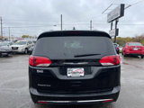 Used 2019 Chrysler Pacifica Touring-L image 6