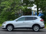 Used 2017 Nissan Rogue SV w/ SV Premium Package image 5
