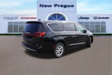 New 2025 Chrysler Pacifica Select image 3