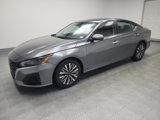 Used 2023 Nissan Altima 2.5 SV image 2