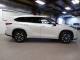 Used 2021 Toyota Highlander XLE image 6