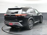 New 2025 Nissan Pathfinder Platinum image 4