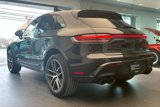 Certified 2024 Porsche Macan image 2