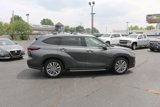 Used 2024 Toyota Highlander Platinum image 6