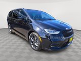 New 2025 Chrysler Pacifica Limited image 4