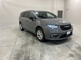 New 2025 Chrysler Pacifica Select image 4