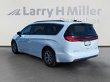 Certified 2023 Chrysler Pacifica Limited image 3