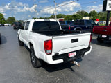 Used 2017 Toyota Tacoma TRD Off-Road image 2