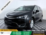 Used 2017 Chrysler Pacifica Touring-L Plus w/ Advanced Safetytec Group image 4