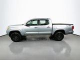 Used 2016 Toyota Tacoma SR image 4