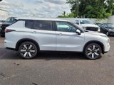 New 2025 Mitsubishi Outlander SE image 5