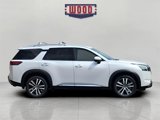 New 2025 Nissan Pathfinder Platinum image 2