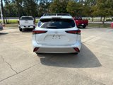 New 2025 Toyota Highlander Platinum image 4
