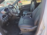 New 2026 Chrysler Pacifica Select image 4