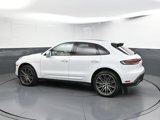 Certified 2024 Porsche Macan image 3