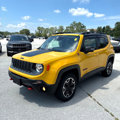 Used 2016 Jeep Renegade Trailhawk w/ Premium Trailhawk Package image 2