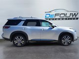 New 2025 Nissan Pathfinder Platinum image 2