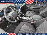Used 2024 Ford Edge SE w/ Black Appearance Package image 4