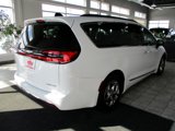 Used 2023 Chrysler Pacifica Limited image 5