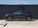 Certified 2025 Porsche Macan image 2