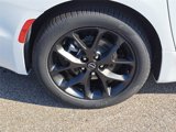 New 2026 Chrysler Pacifica Limited image 5