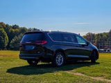 New 2026 Chrysler Pacifica Select image 4