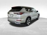 New 2025 Mitsubishi Outlander SE image 3