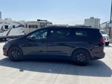 Used 2025 Chrysler Pacifica Limited image 6