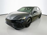 Used 2025 Toyota Camry SE image 3