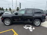 New 2025 Jeep Grand Cherokee Laredo image 4