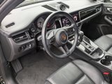 Certified 2022 Porsche Macan S image 4