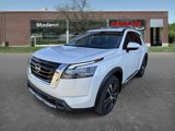 New 2025 Nissan Pathfinder Platinum image 4