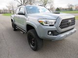 Used 2018 Toyota Tacoma TRD Sport image 2