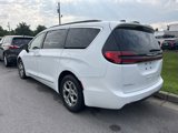 Used 2023 Chrysler Pacifica Limited image 6