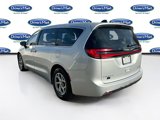 Used 2024 Chrysler Pacifica Limited image 6