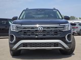 New 2025 Volkswagen Atlas Peak Edition SE image 2