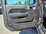 Used 2022 Jeep Gladiator Willys image 4