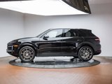 Certified 2025 Porsche Cayenne image 2