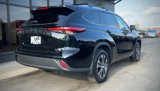 Used 2022 Toyota Highlander XLE image 3