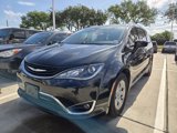 Used 2018 Chrysler Pacifica Touring-L image 3