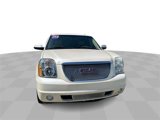 Used 2013 GMC Yukon Denali image 3