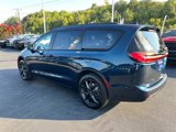 New 2024 Chrysler Pacifica Limited w/ S Appearance Package image 5