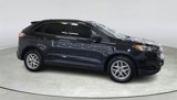 Used 2022 Ford Edge SE image 2