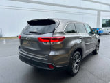 Used 2018 Toyota Highlander AWD V6 image 3