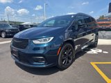 Used 2023 Chrysler Pacifica Limited w/ S Appearance Package image 3